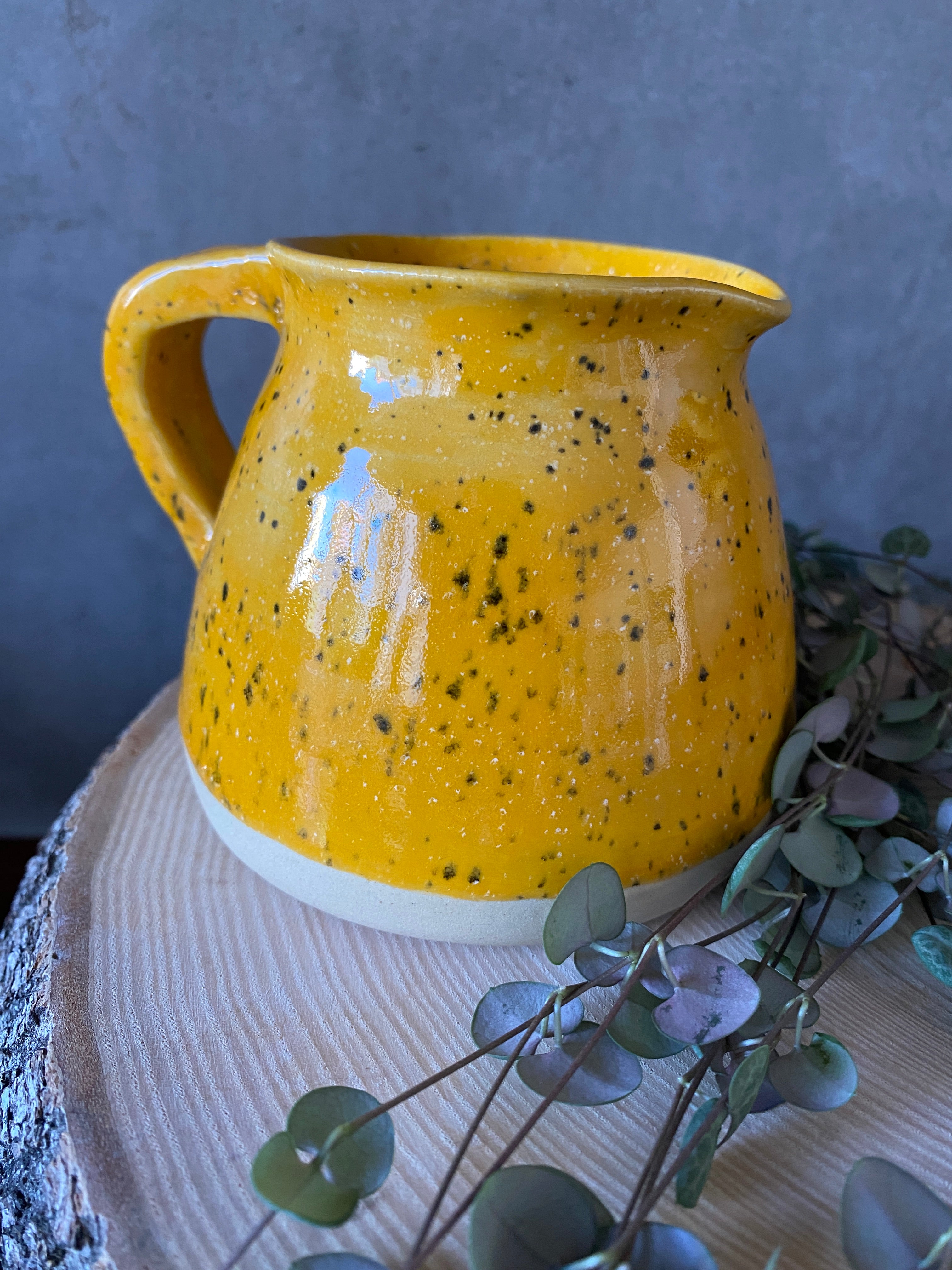 Nádoba na mléko / váza