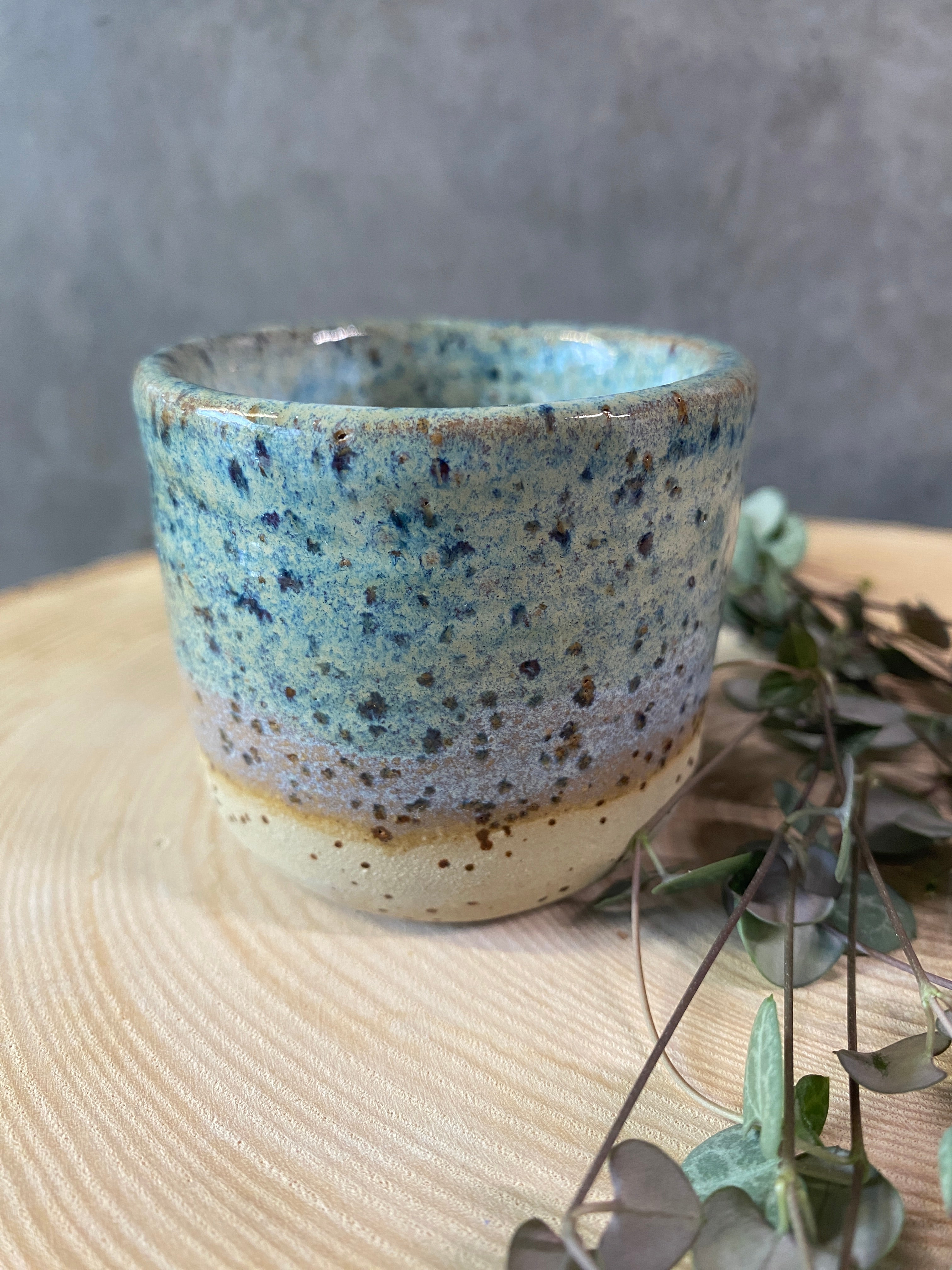 Šálek s puntíkama II.