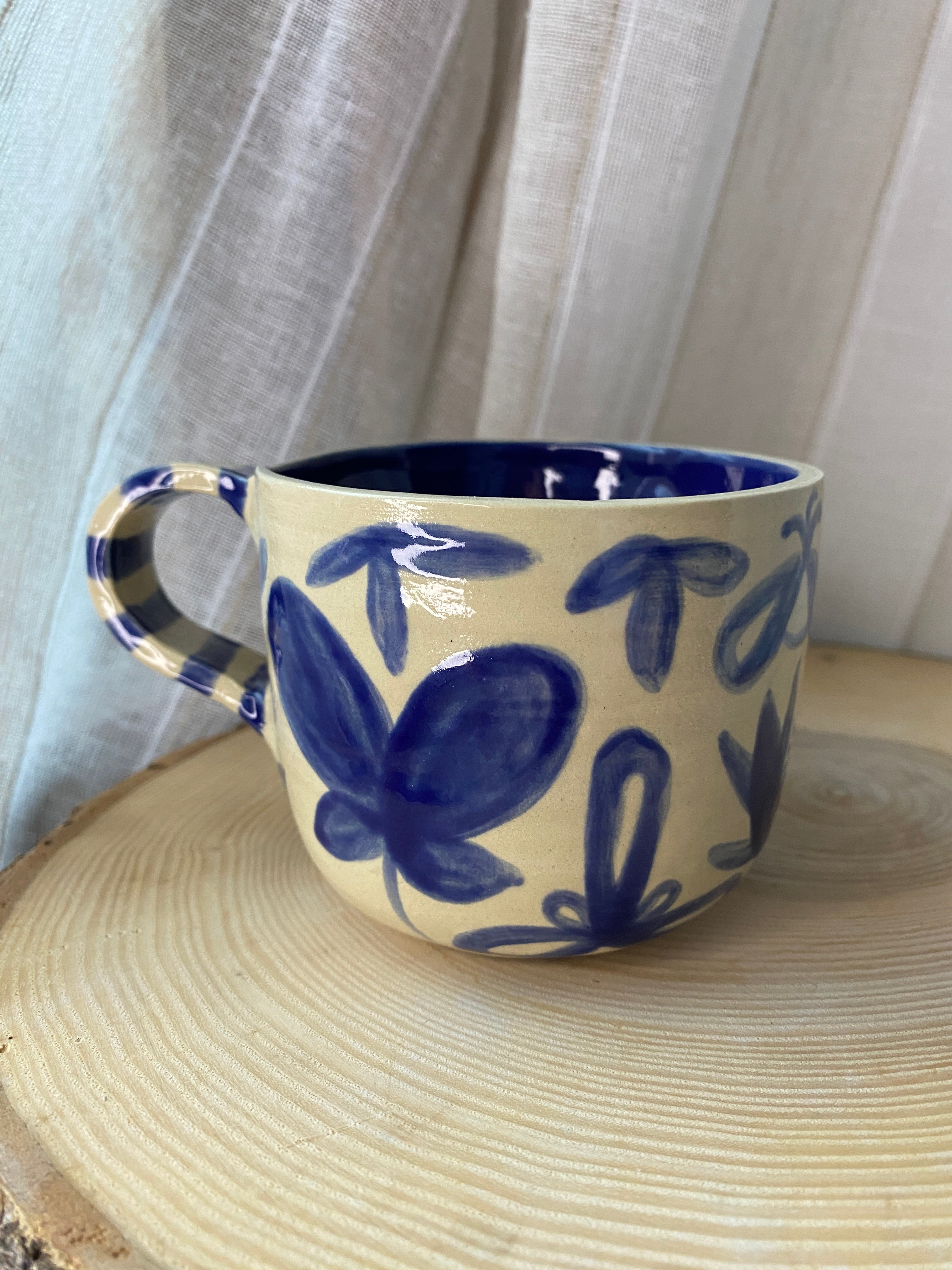 A) Hrnek Květiny s uchem II.